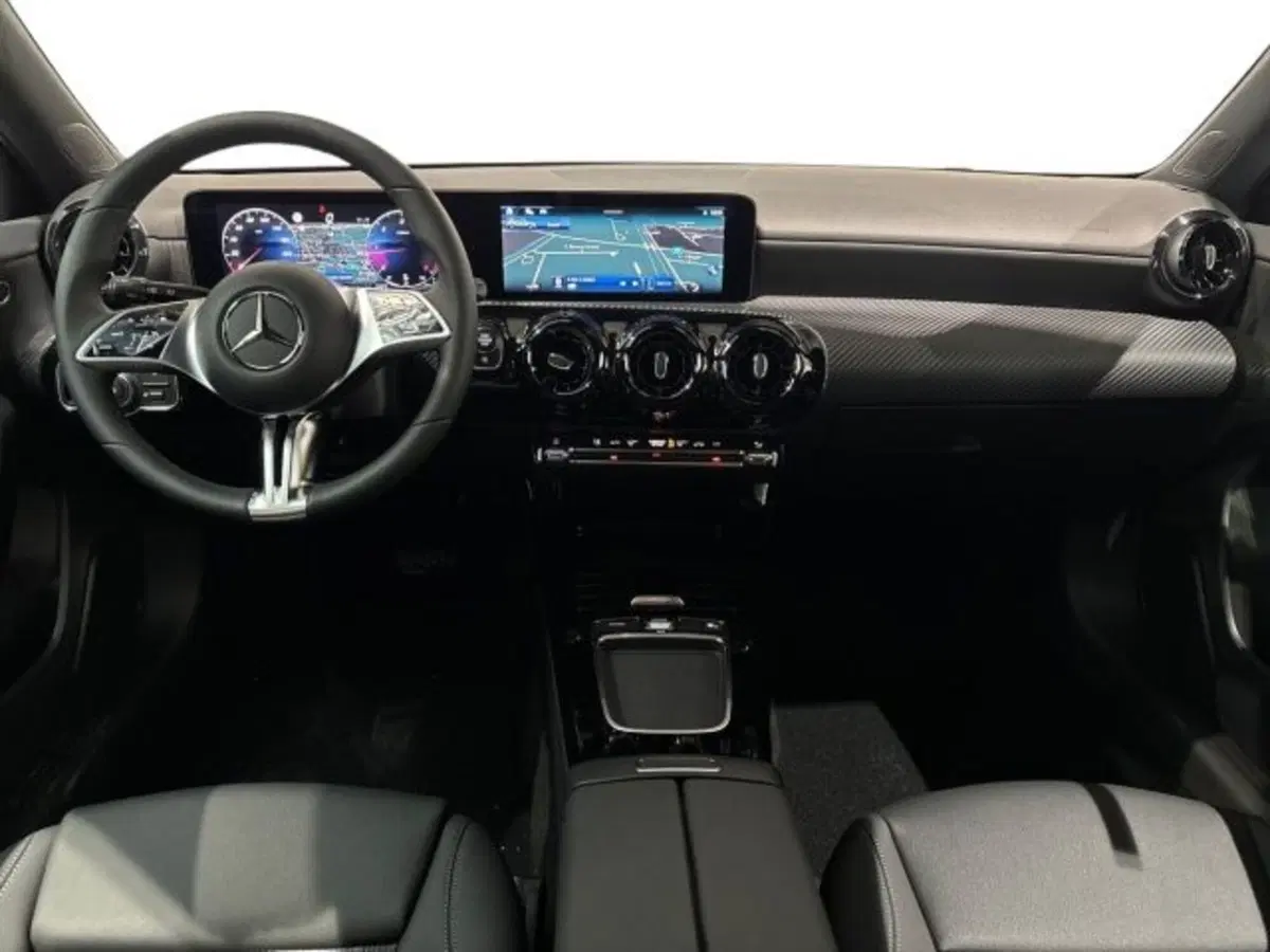 Mercedes-Benz Classe A Sedan nuova a Bologna (13)