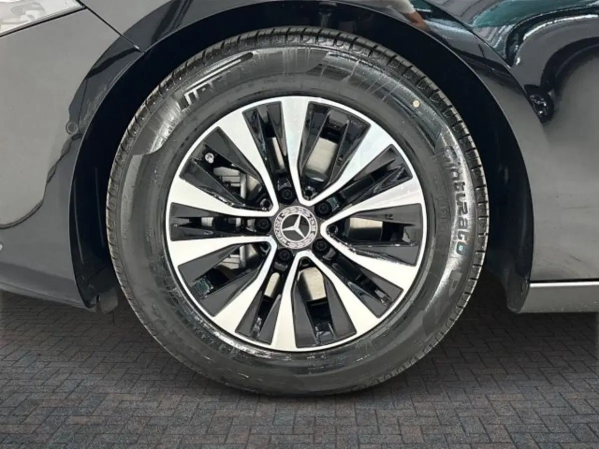Mercedes-Benz Classe A Sedan nuova a Bologna (8)