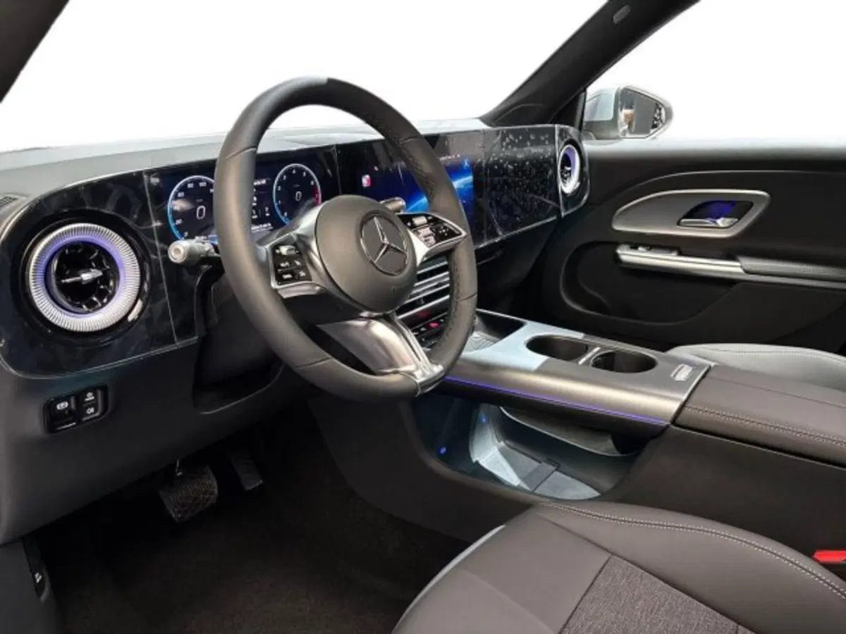 Mercedes-Benz GLB nuova a Bologna (11)