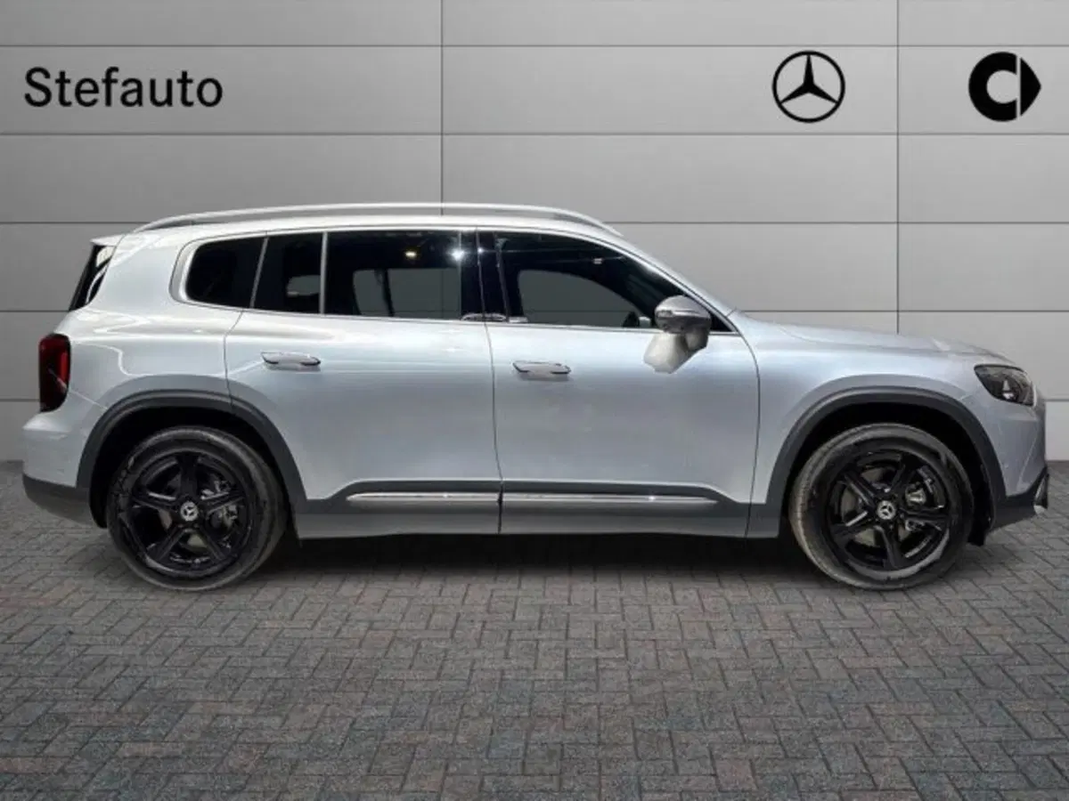 Mercedes-Benz GLB nuova a Bologna (2)