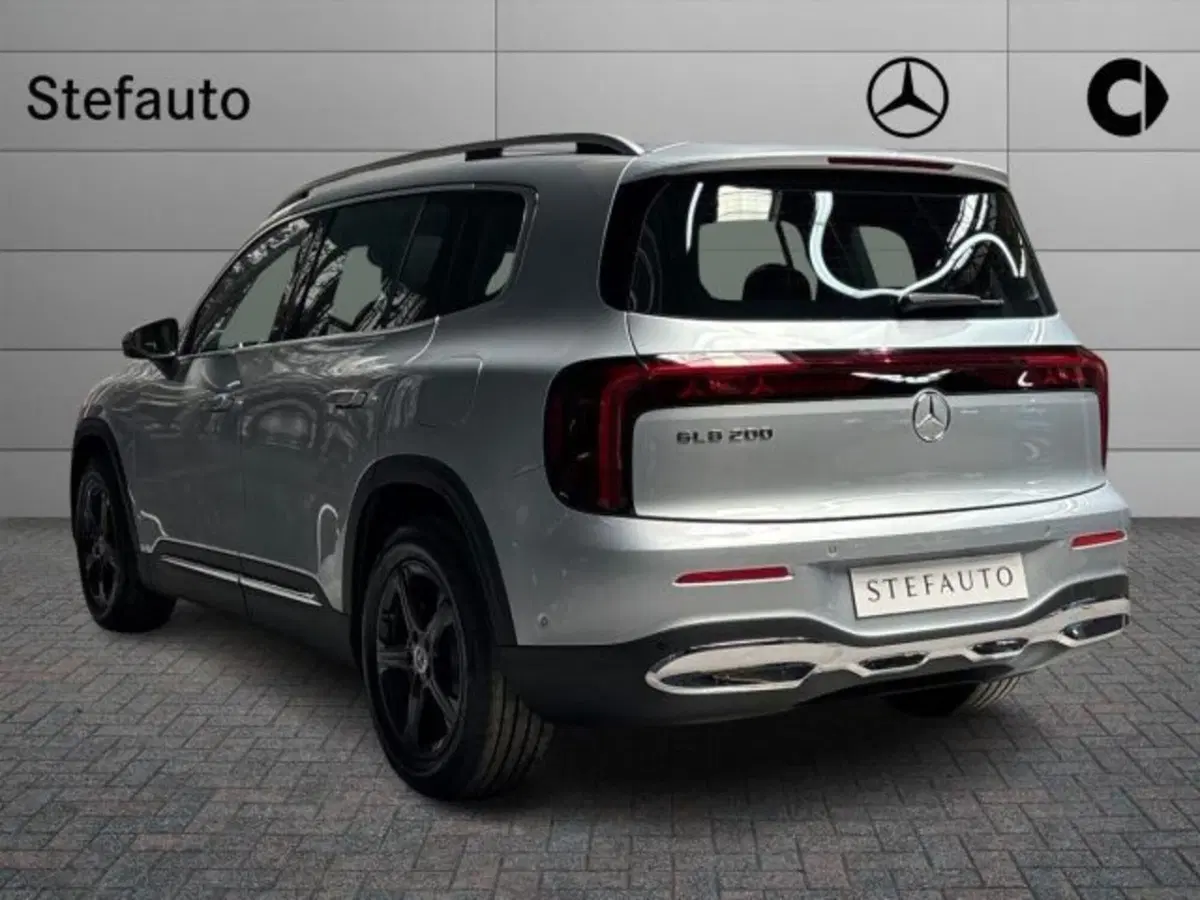 Mercedes-Benz GLB nuova a Bologna (5)