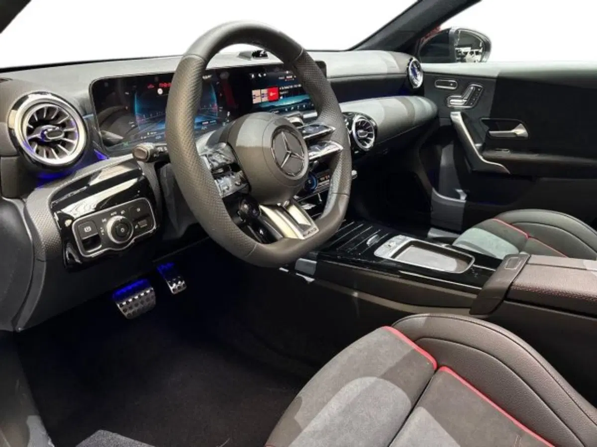Mercedes-Benz Classe A nuova a Bologna (11)