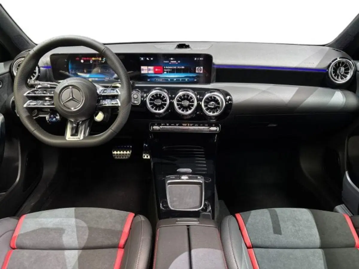 Mercedes-Benz Classe A nuova a Bologna (13)