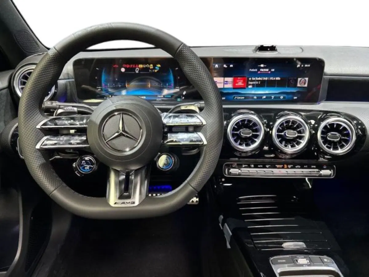 Mercedes-Benz Classe A nuova a Bologna (14)