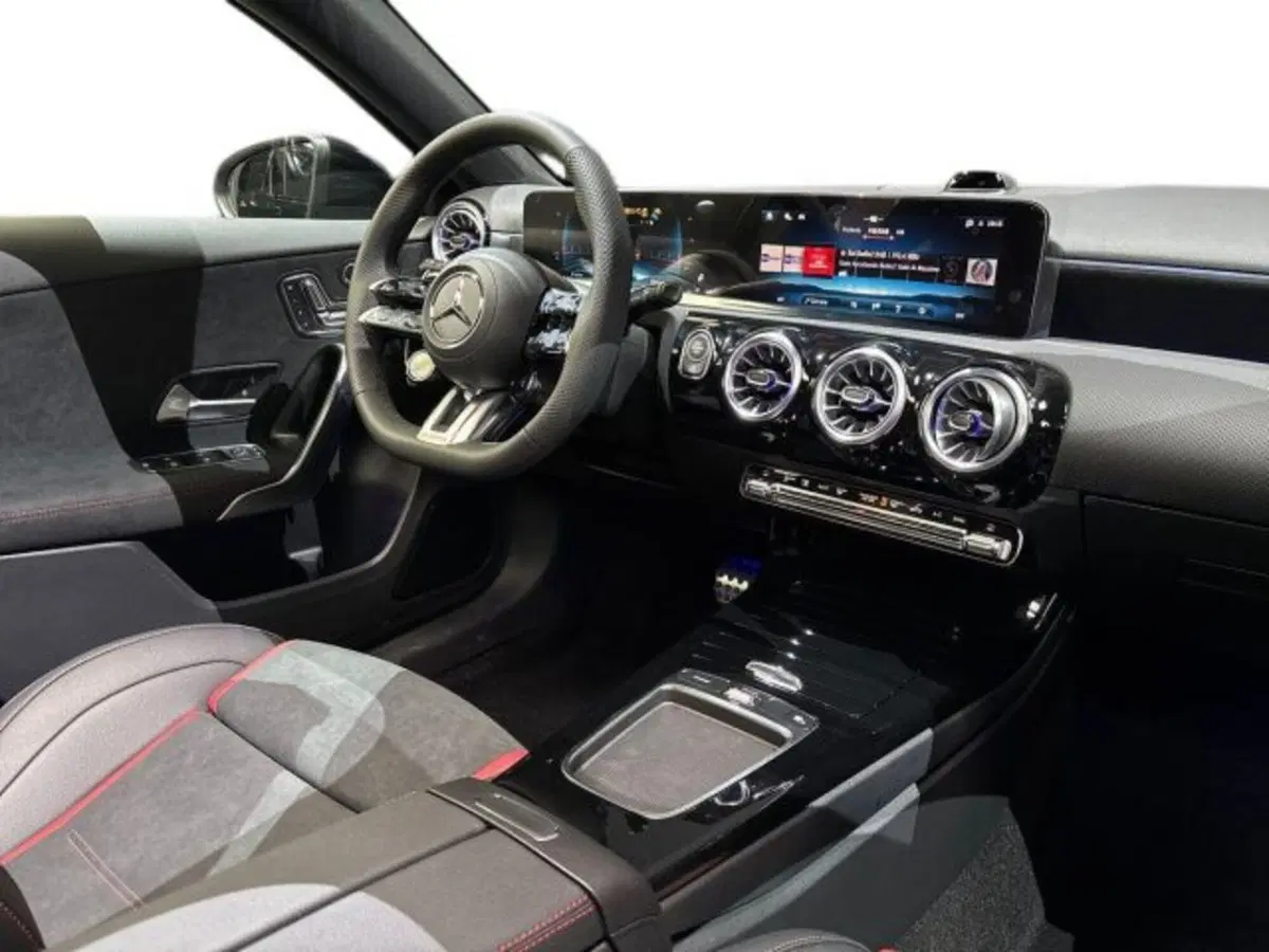 Mercedes-Benz Classe A nuova a Bologna (15)