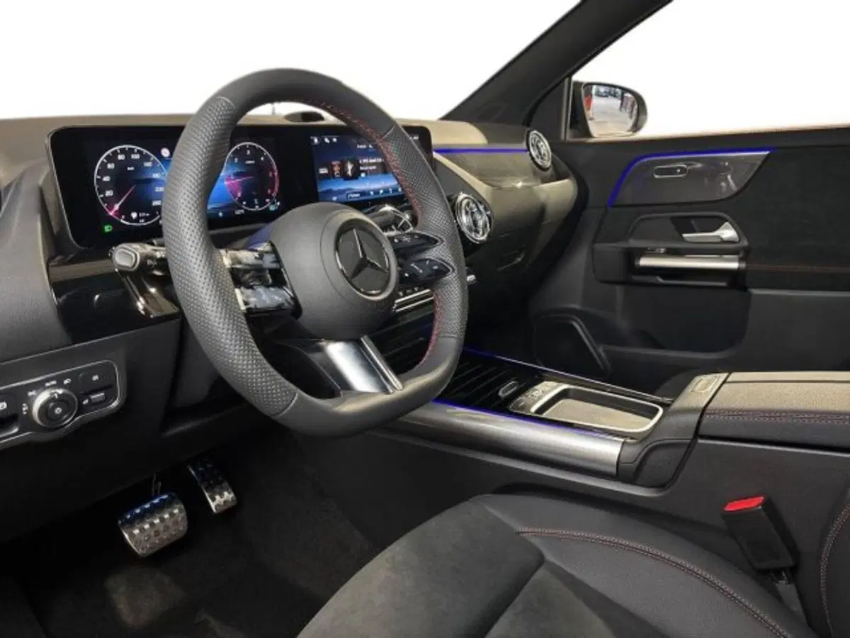 Mercedes-Benz GLA SUV nuova a Bologna (11)