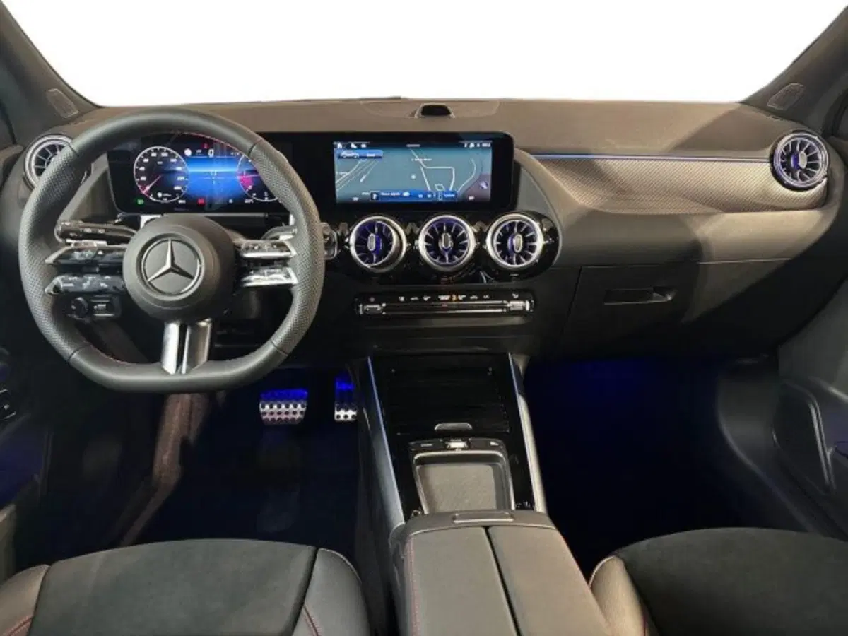 Mercedes-Benz GLA SUV nuova a Bologna (13)