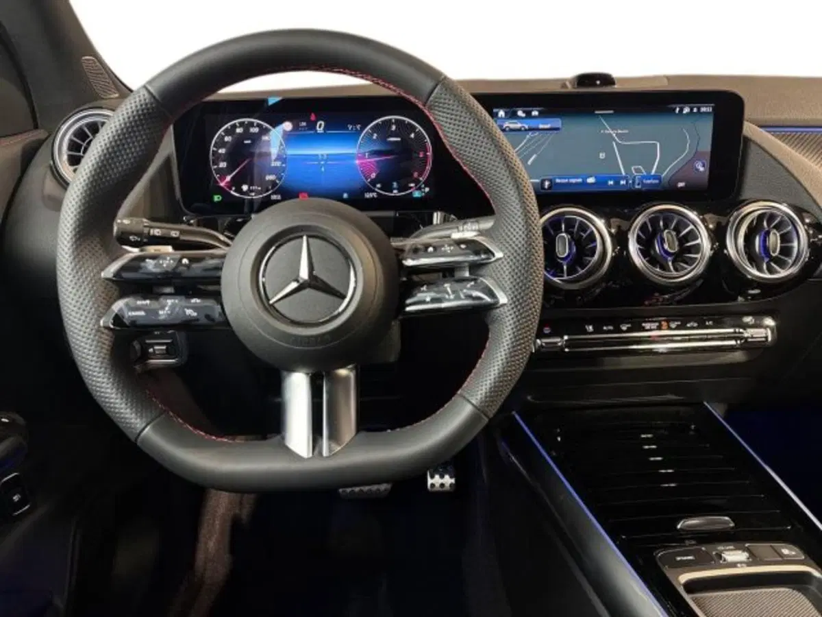 Mercedes-Benz GLA SUV nuova a Bologna (14)
