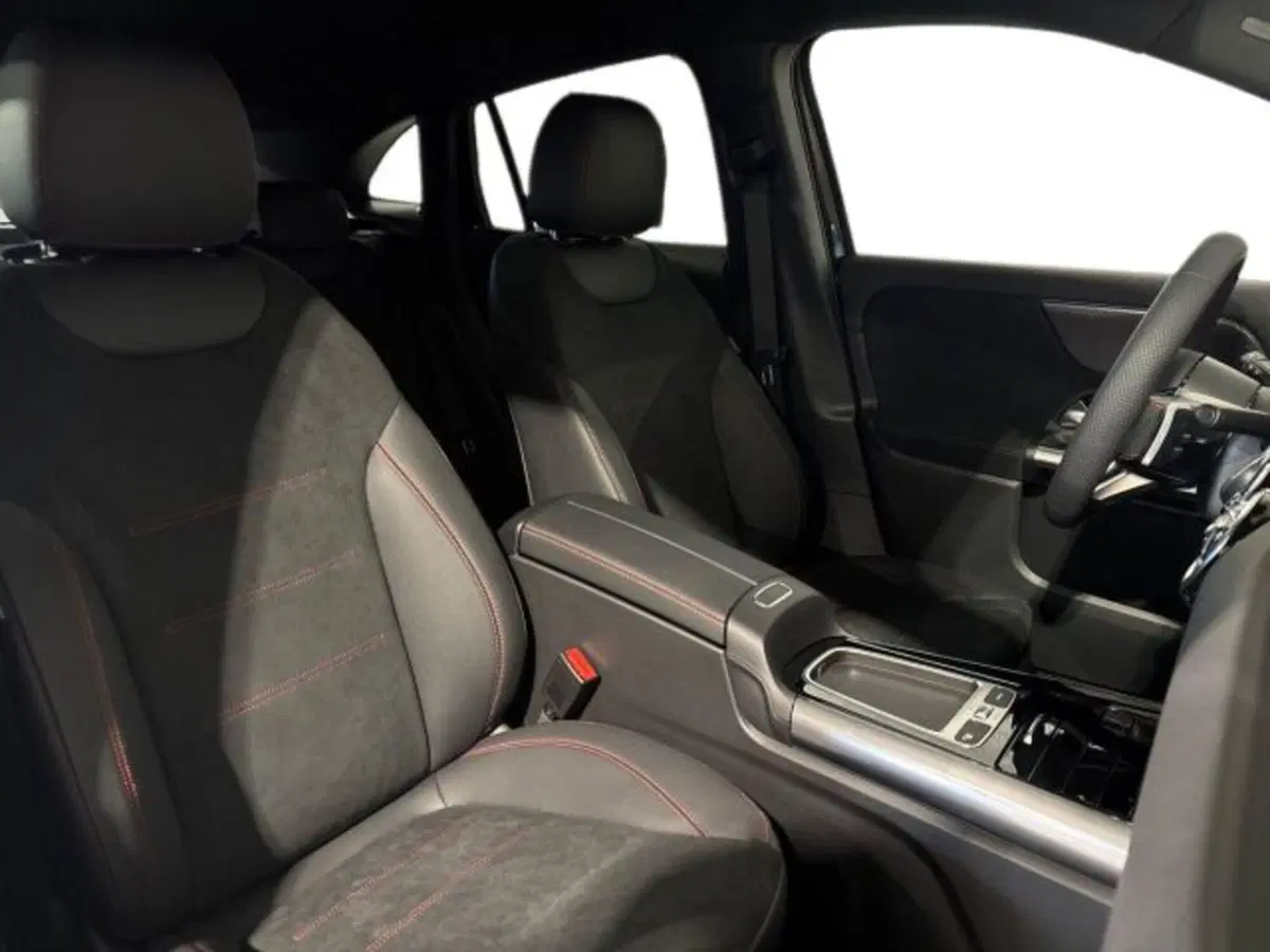 Mercedes-Benz GLA SUV nuova a Bologna (16)