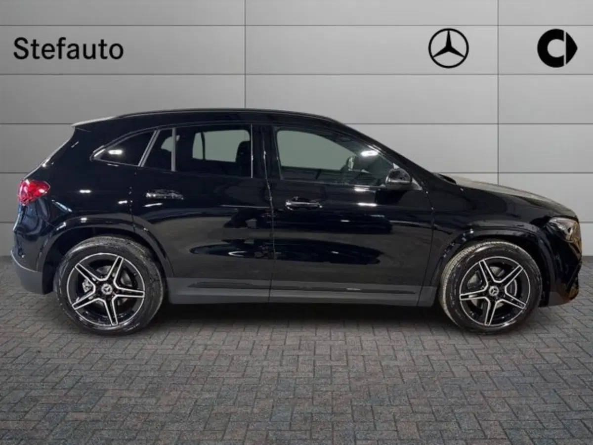 Mercedes-Benz GLA SUV nuova a Bologna (2)