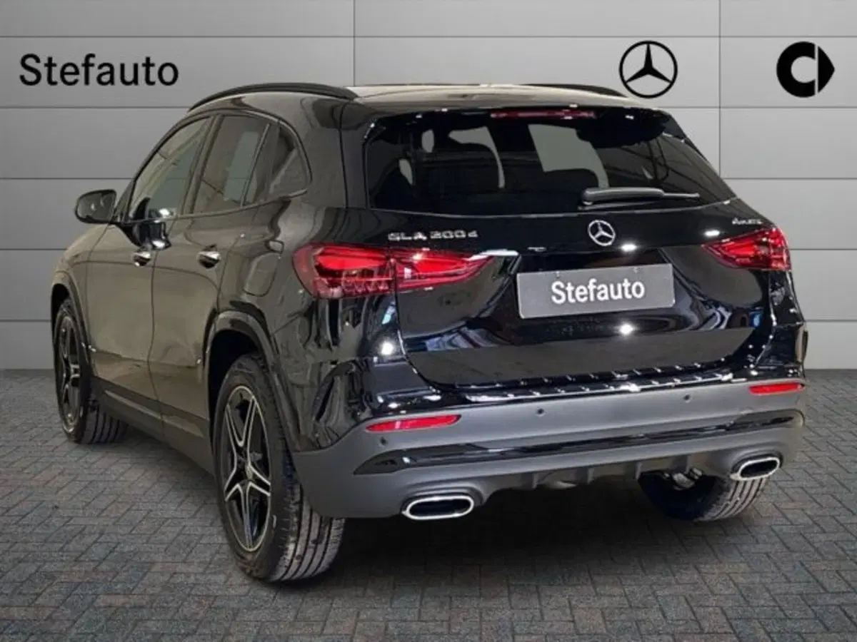 Mercedes-Benz GLA SUV nuova a Bologna (5)