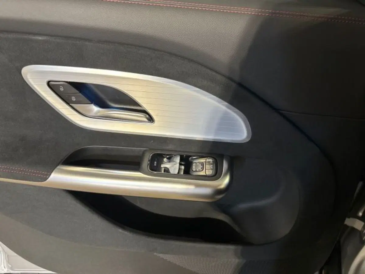 Mercedes-Benz GLB nuova a Bologna (10)