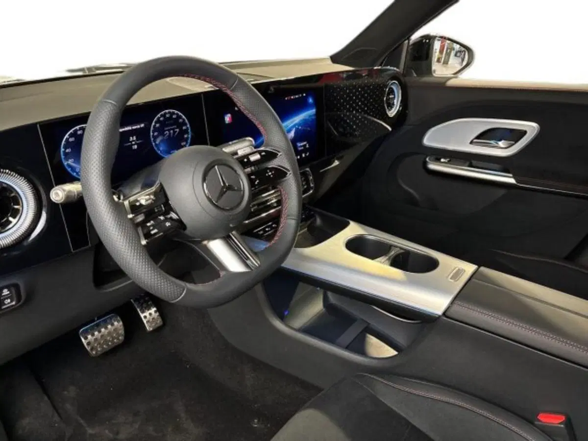 Mercedes-Benz GLB nuova a Bologna (11)