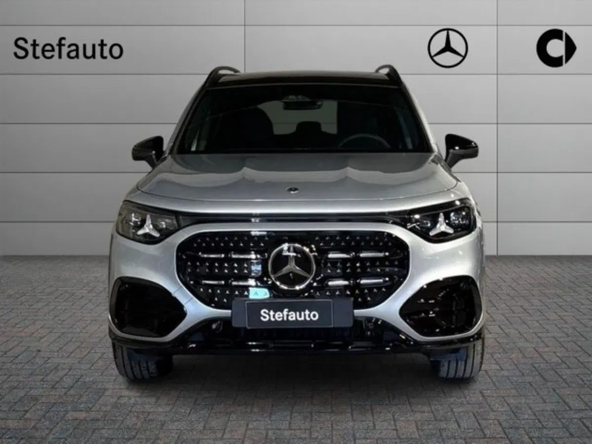 Mercedes-Benz GLB nuova a Bologna (4)