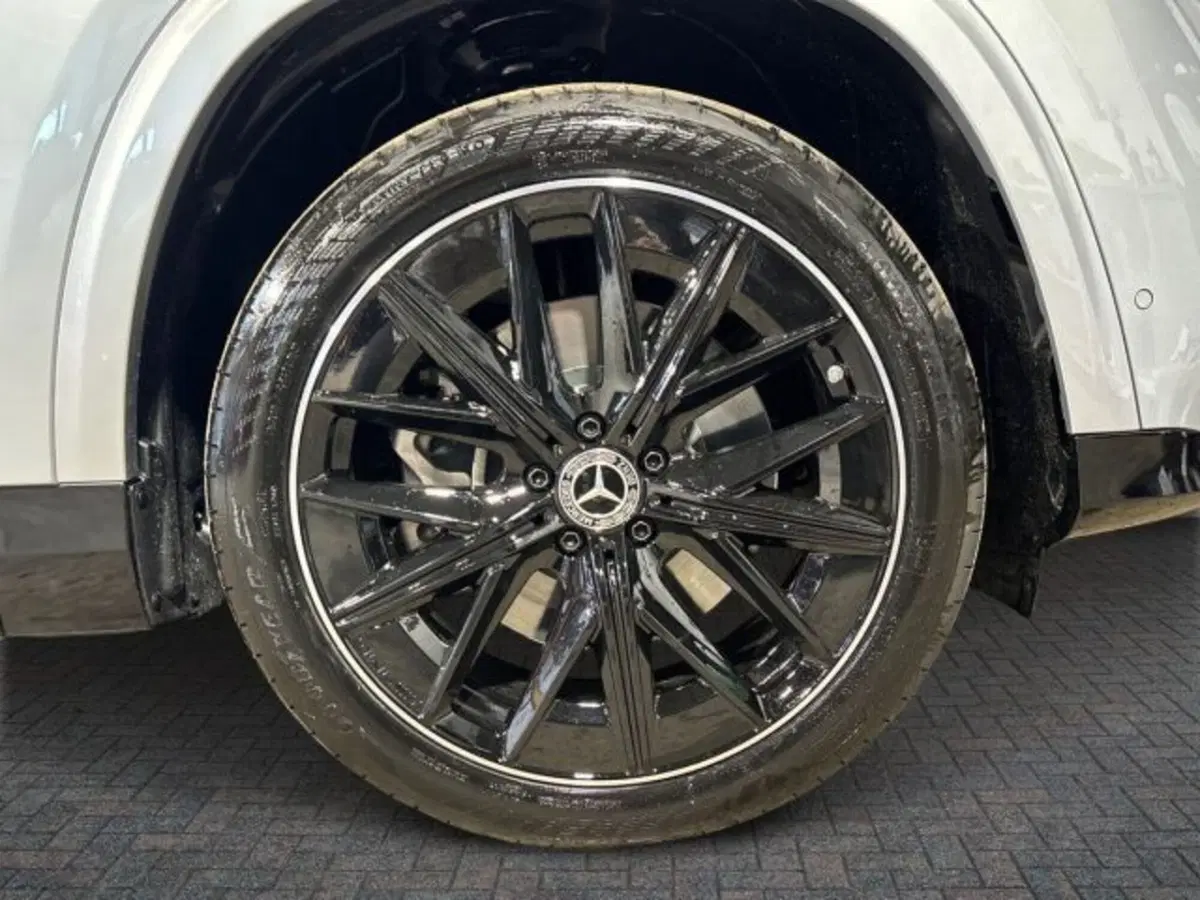 Mercedes-Benz GLB nuova a Bologna (8)