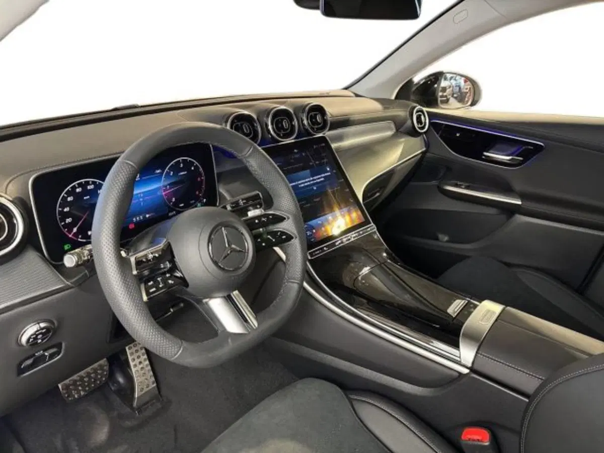Mercedes-Benz GLC nuova a Bologna (11)