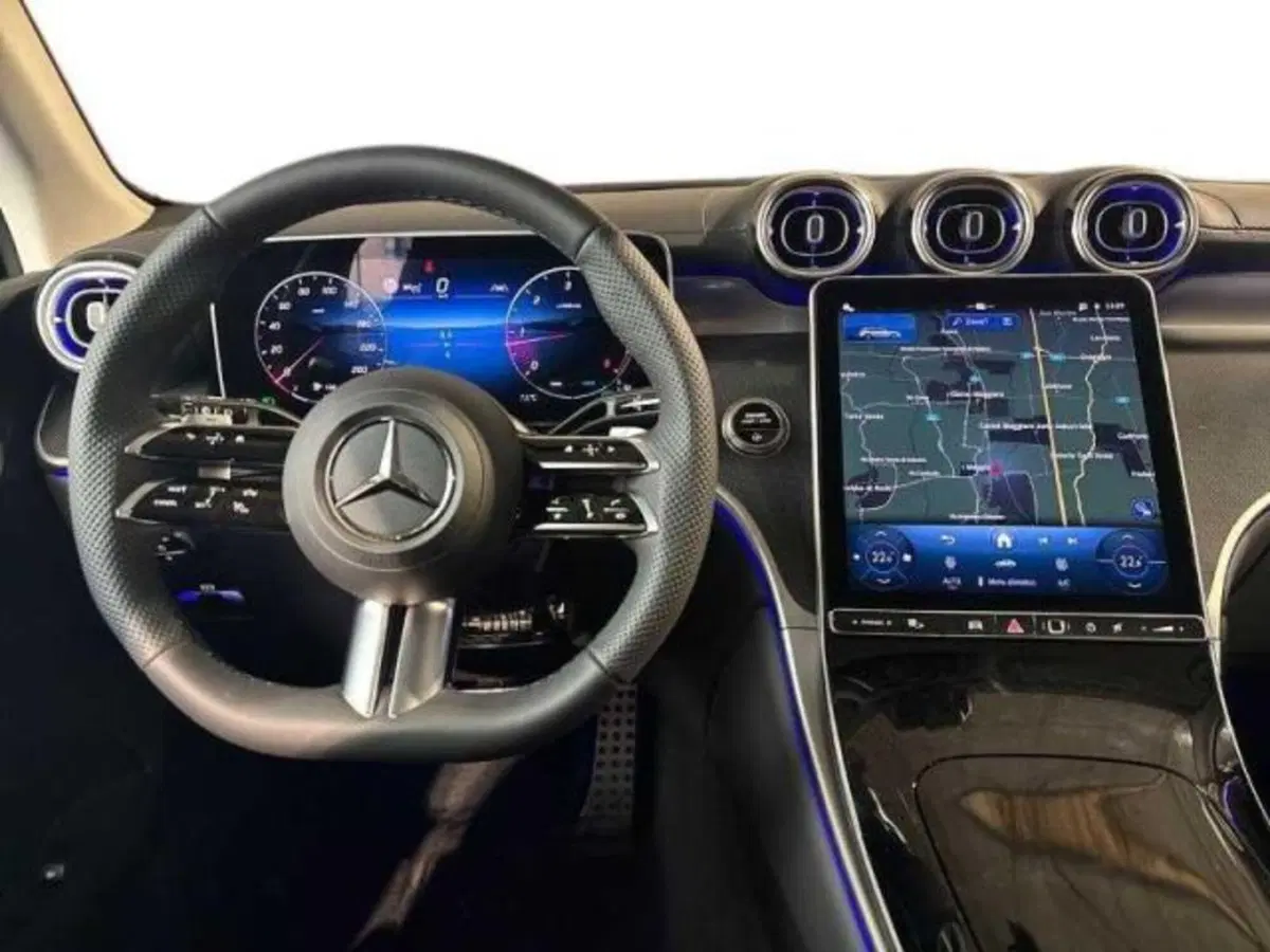 Mercedes-Benz GLC nuova a Bologna (14)