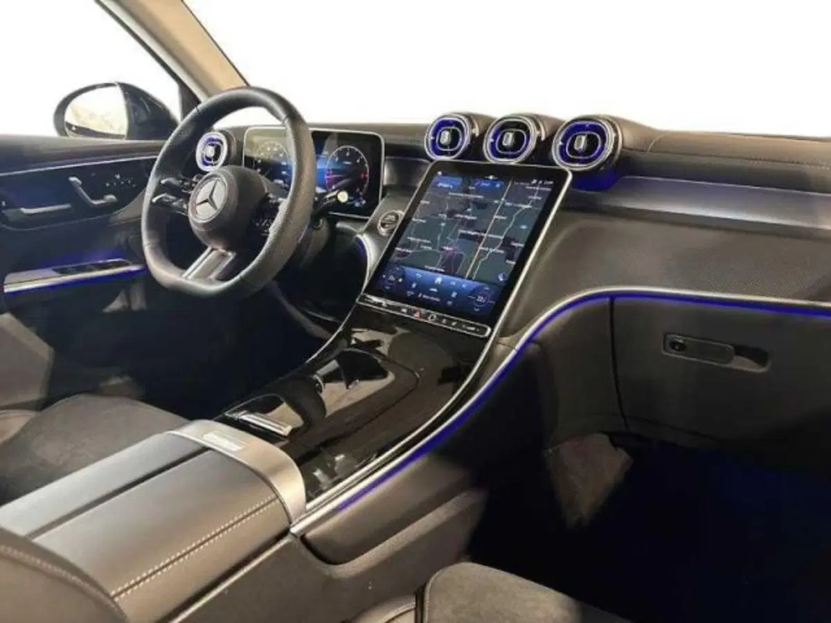 Mercedes-Benz GLC nuova a Bologna (15)