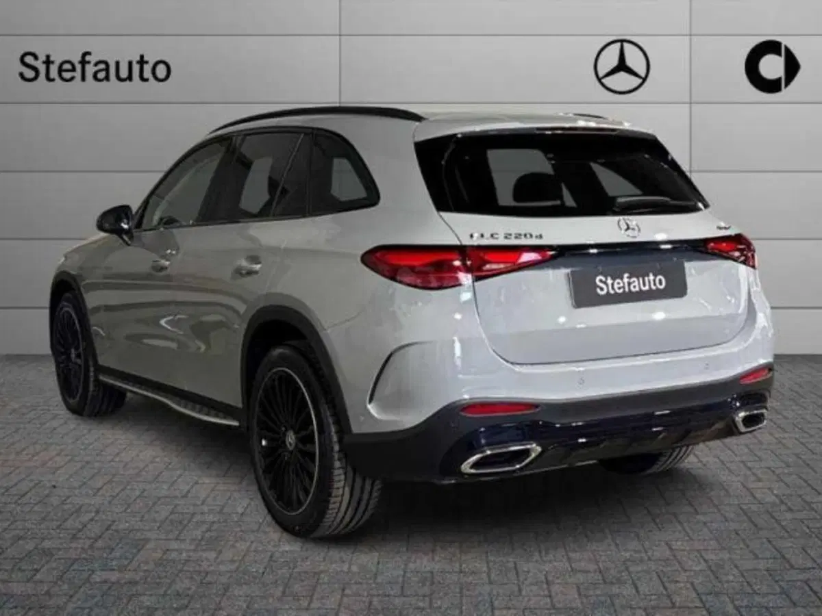 Mercedes-Benz GLC nuova a Bologna (5)