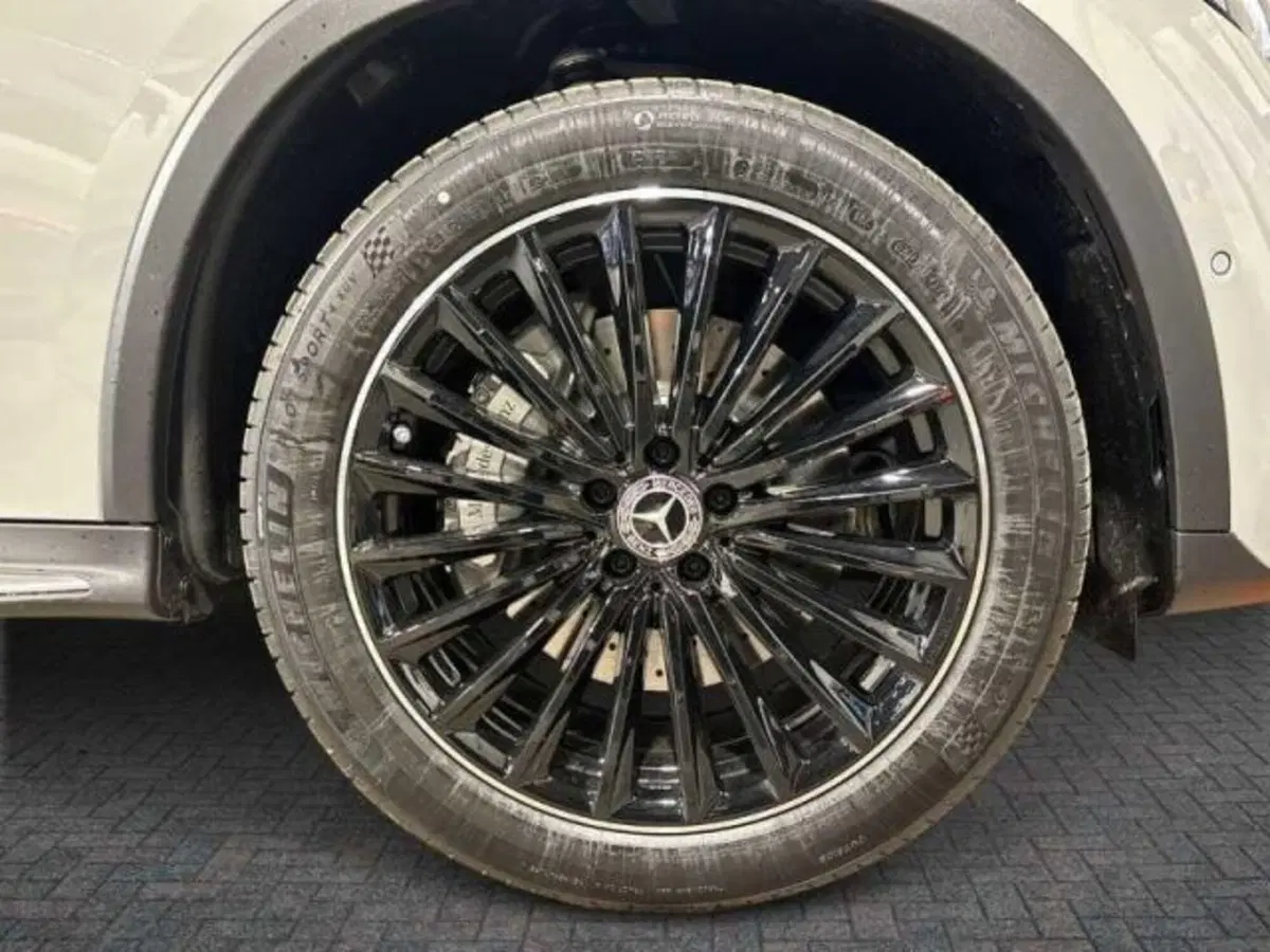 Mercedes-Benz GLC nuova a Bologna (8)