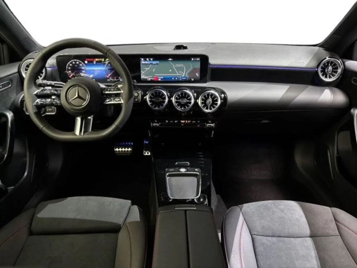Mercedes-Benz Classe A nuova a Bologna (13)