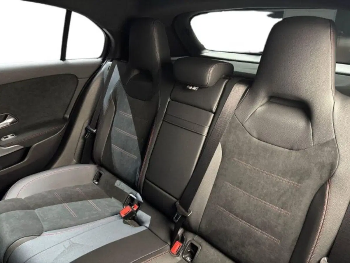 Mercedes-Benz Classe A nuova a Bologna (9)