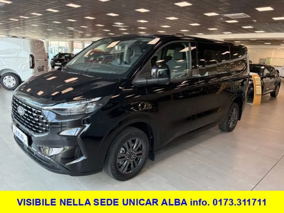 Ford Tourneo Custom nuova a Cuneo