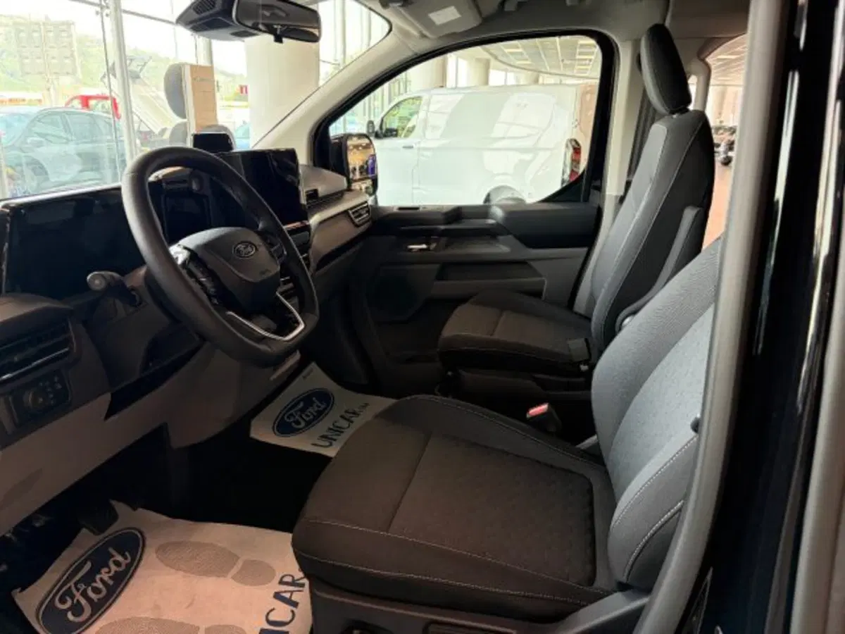 Ford Tourneo Custom nuova a Cuneo (10)
