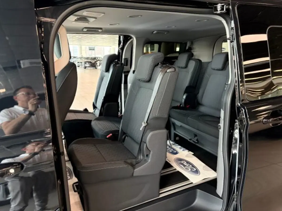 Ford Tourneo Custom nuova a Cuneo (11)