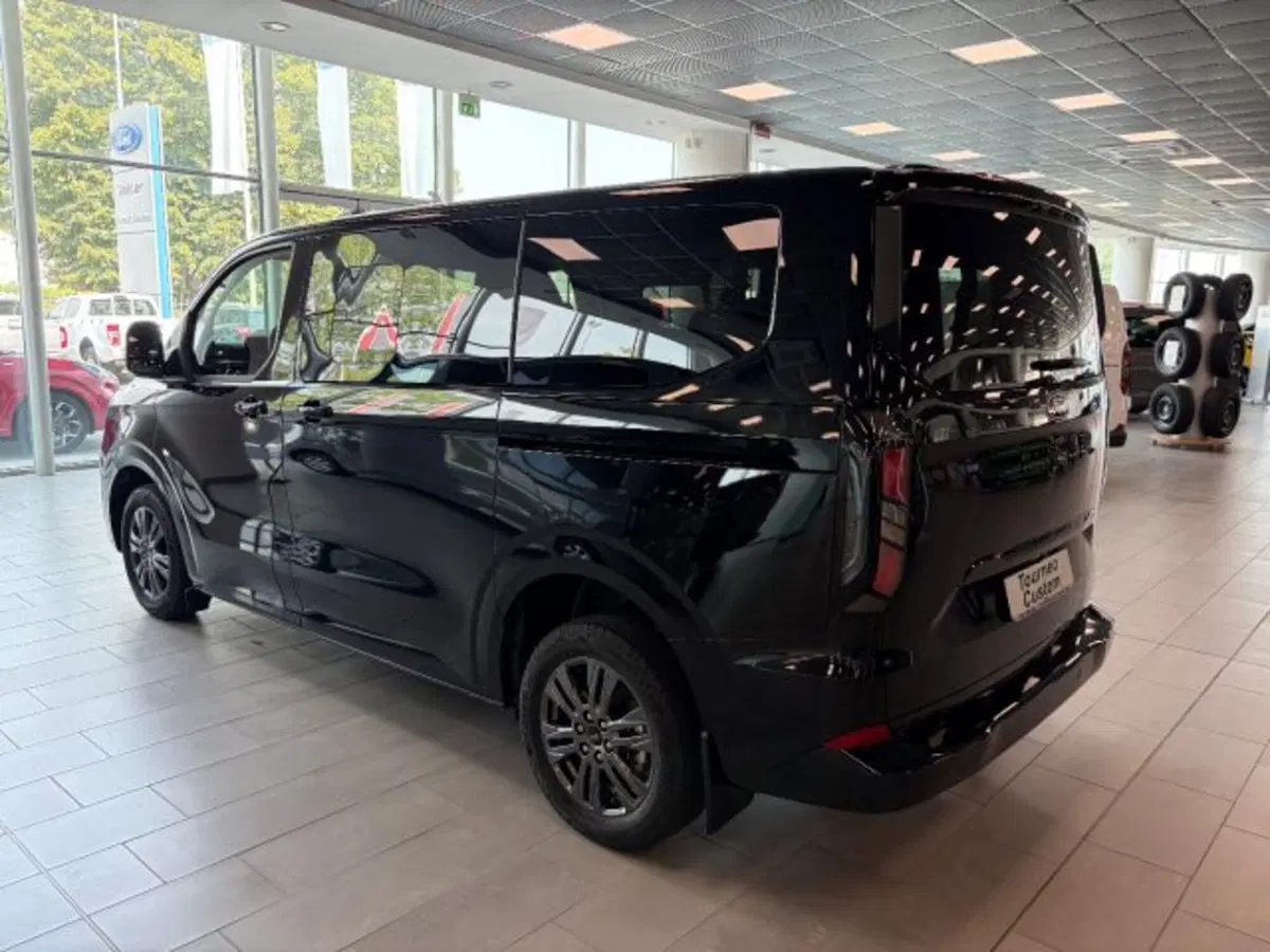 Ford Tourneo Custom nuova a Cuneo (3)
