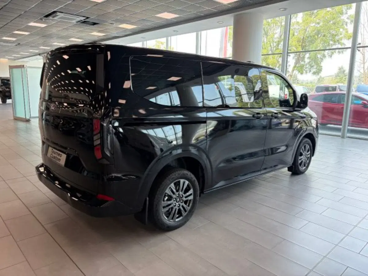 Ford Tourneo Custom nuova a Cuneo (5)