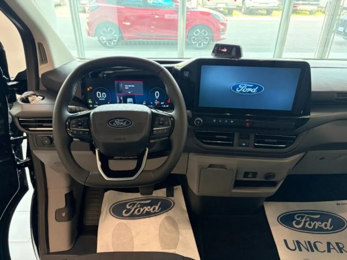 Ford Tourneo Custom nuova a Cuneo (8)