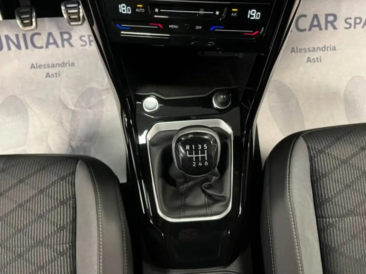 Volkswagen T-Roc usata a Cuneo (12)