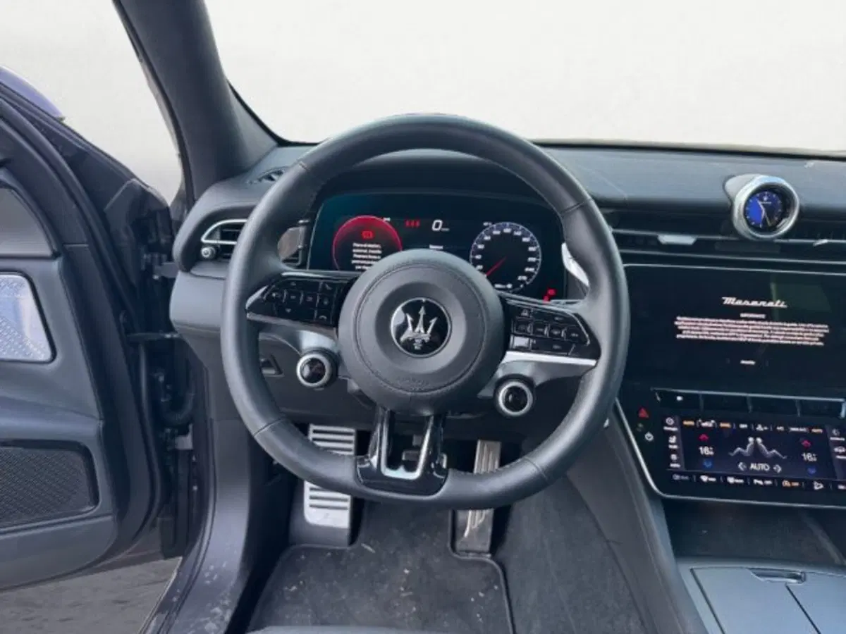 Maserati Grecale usata a Treviso (11)