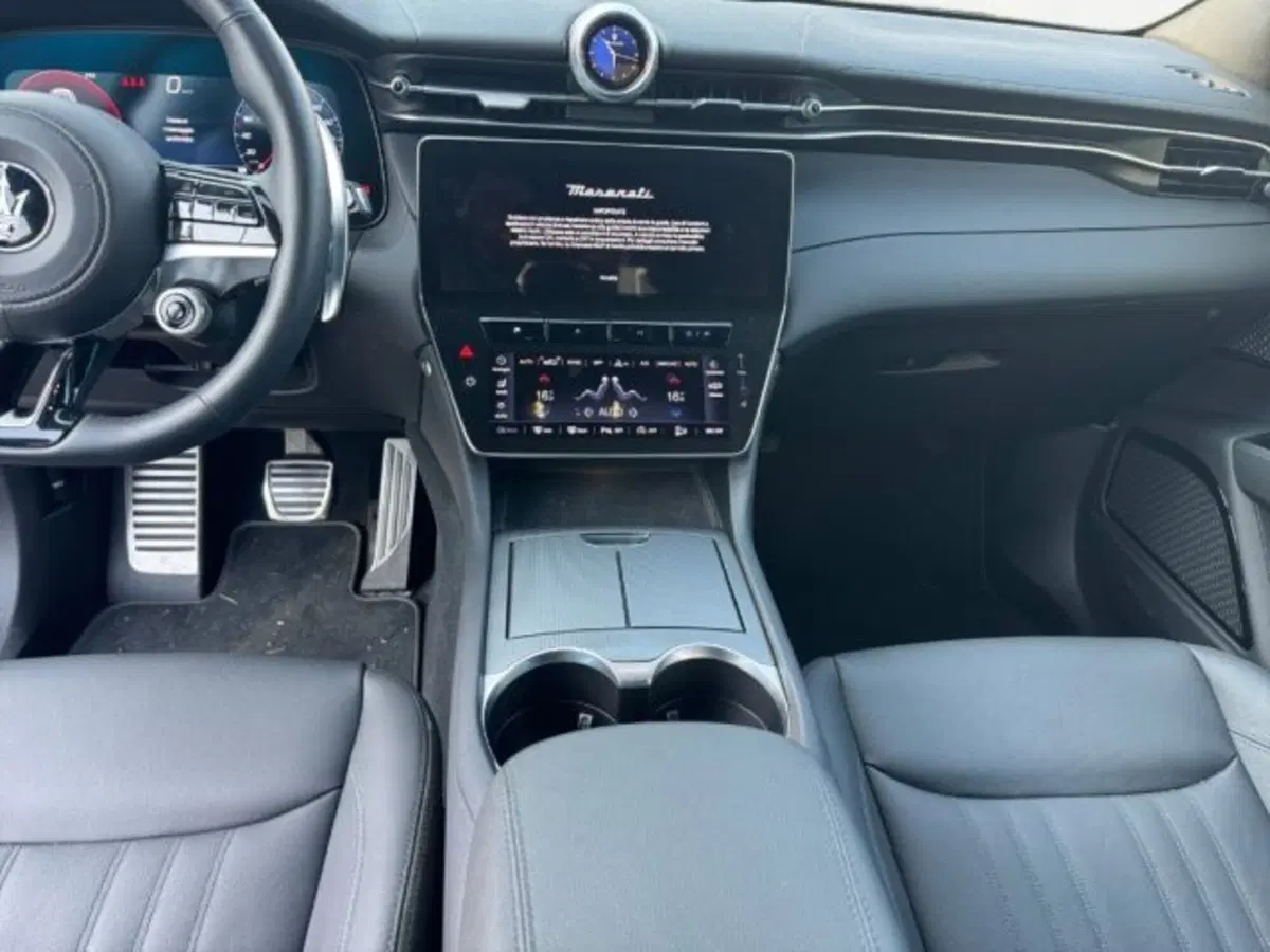 Maserati Grecale usata a Treviso (12)