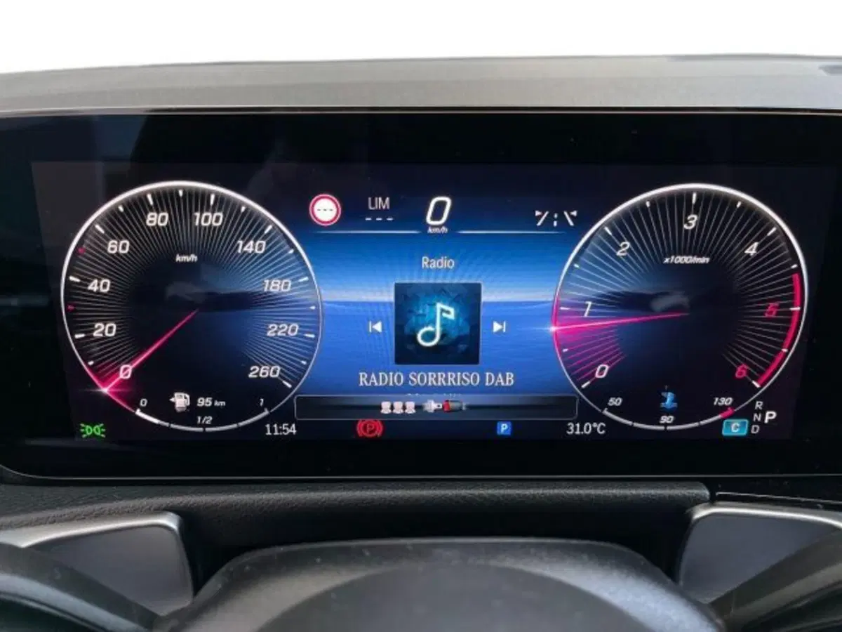 Mercedes-Benz GLB nuova a Verona (8)