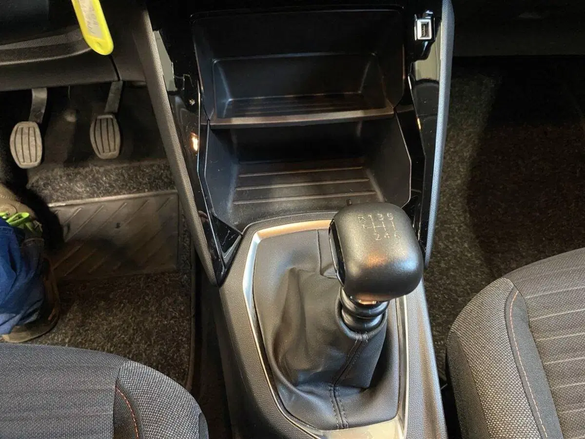 Peugeot 208 usata a Torino (11)