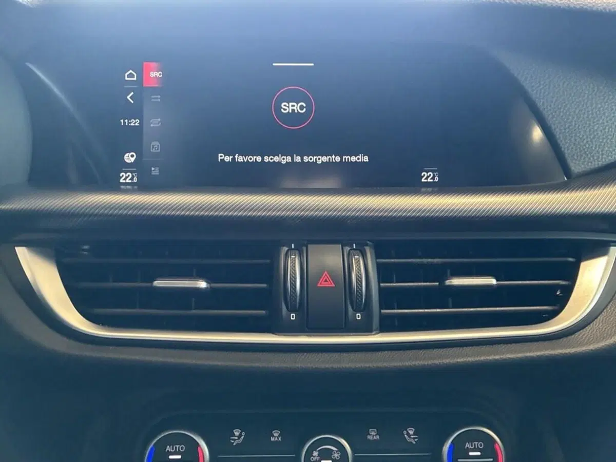 Alfa Romeo Stelvio usata a Torino (10)