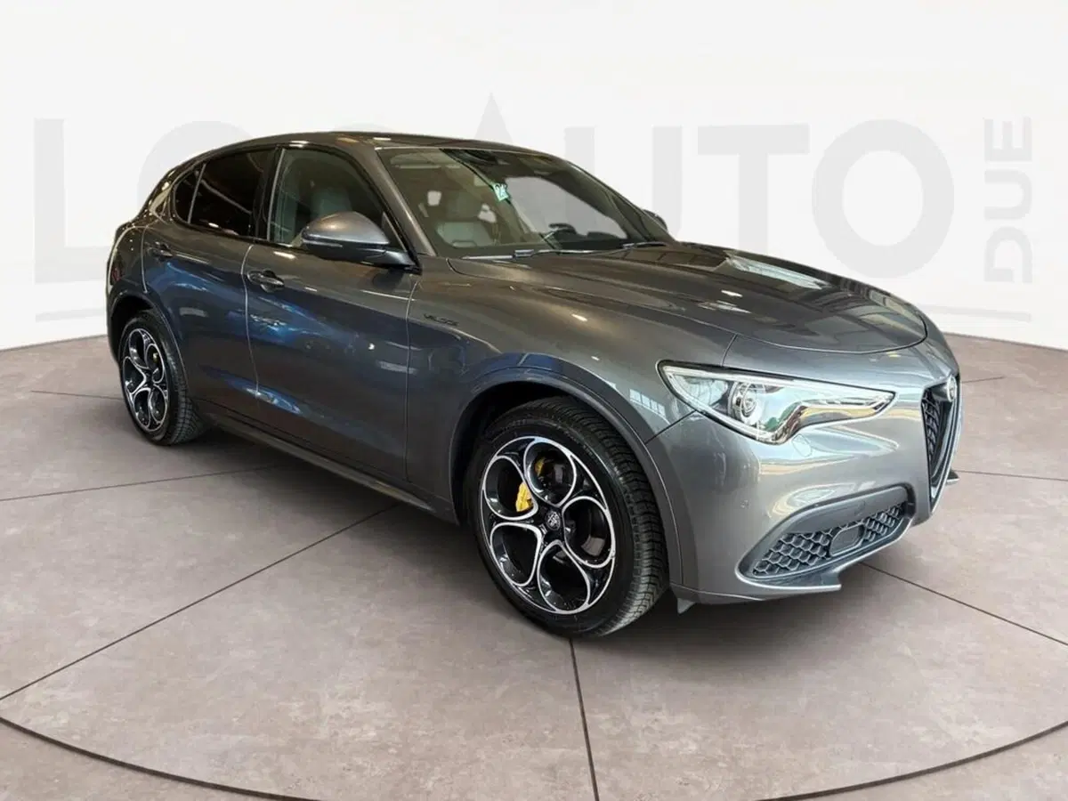 Alfa Romeo Stelvio usata a Torino (3)