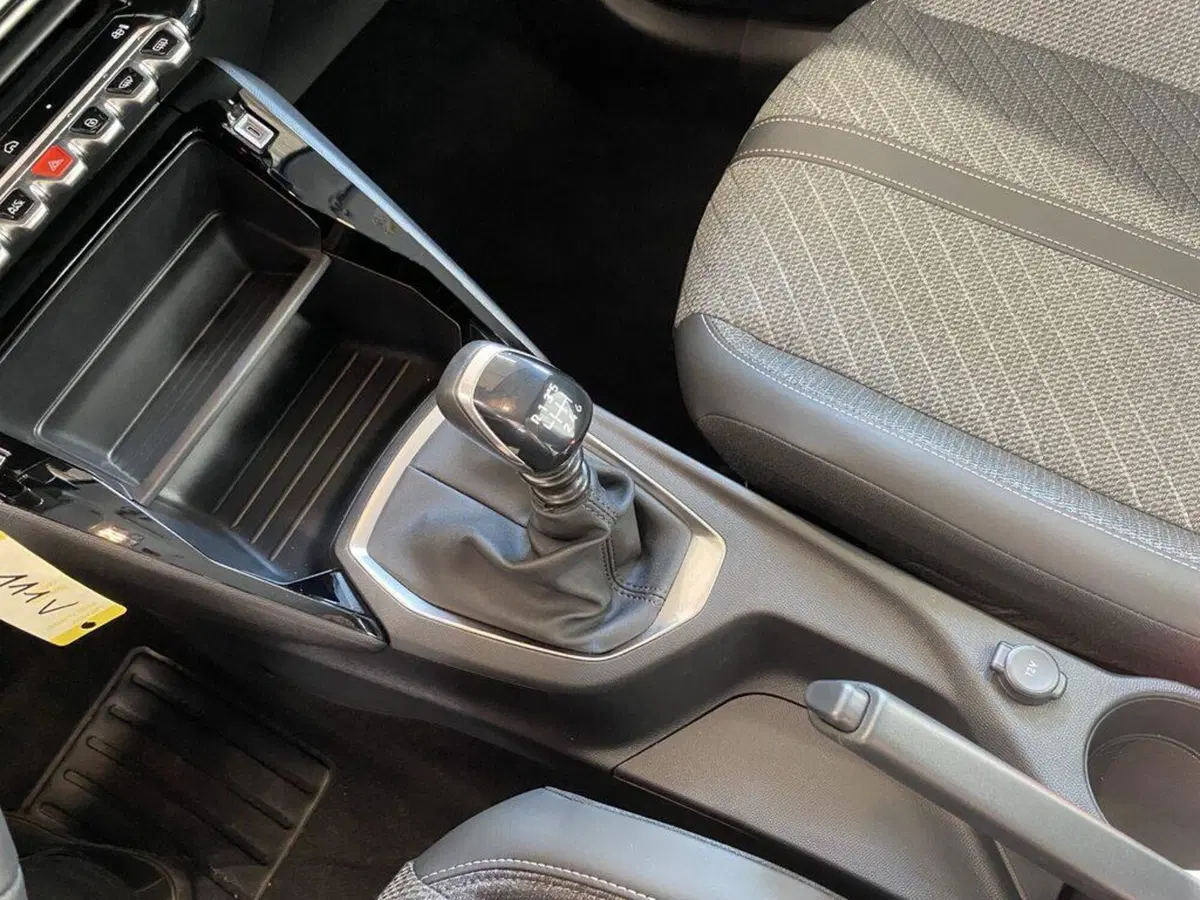 Peugeot 208 nuova a Torino (11)