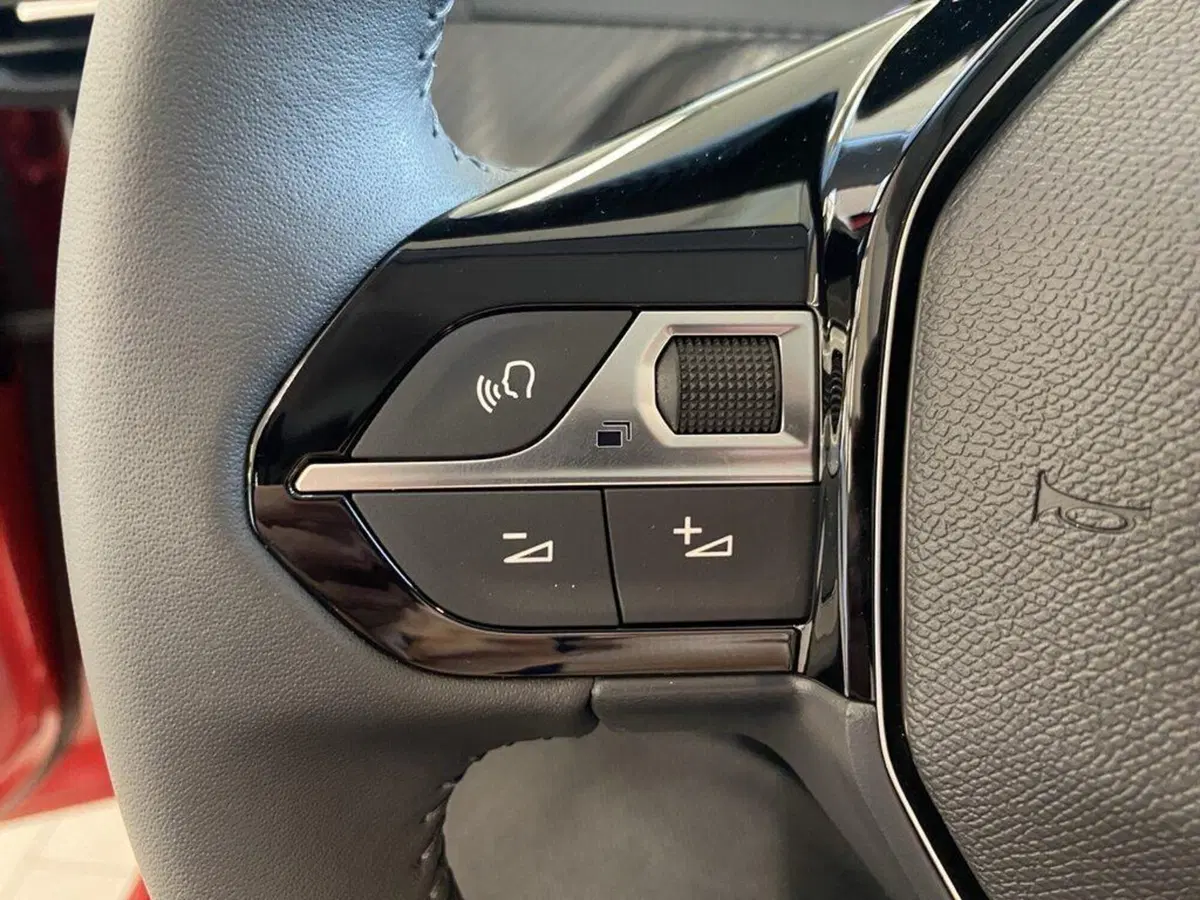 Peugeot 208 nuova a Torino (12)