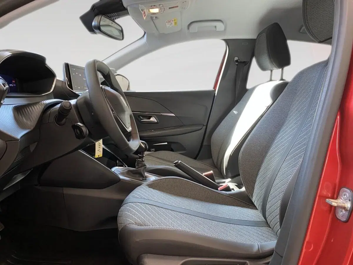 Peugeot 208 nuova a Torino (7)