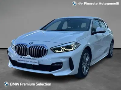 BMW Serie 1 116d 2.0 116CV cat 5 porte Attiva DPF del 2023 usata a Verona