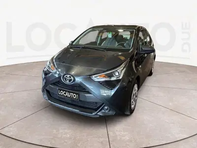Toyota Aygo 1.0 VVT-i 72 CV 5 porte x-play del 2019 usata a Torino