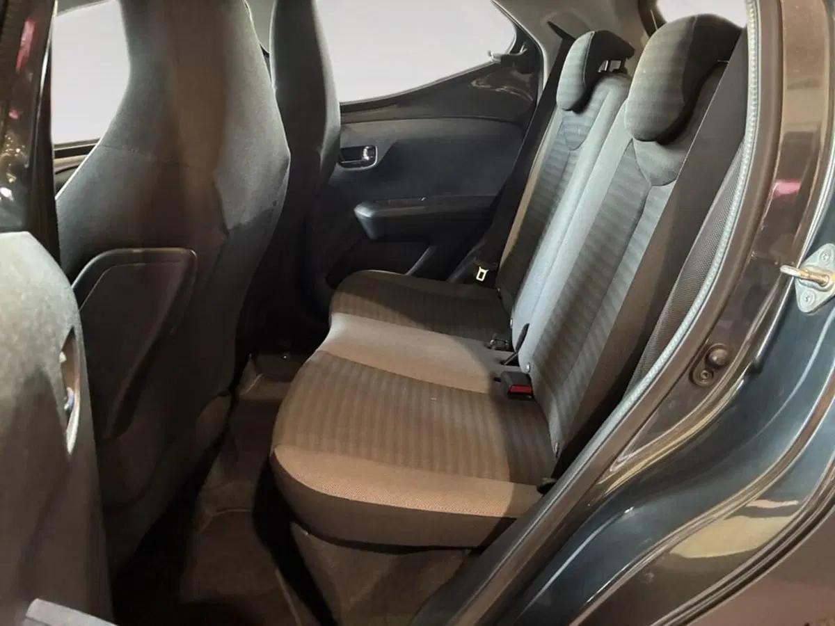 Toyota Aygo usata a Torino (8)