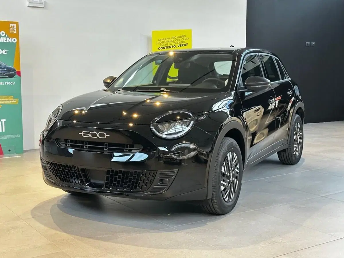 Fiat 600 nuova a Sondrio