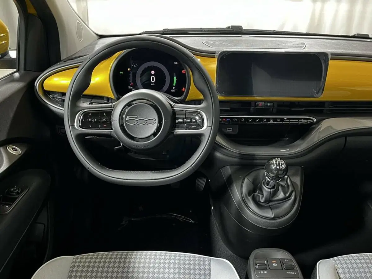 Fiat 500 nuova a Sondrio (13)