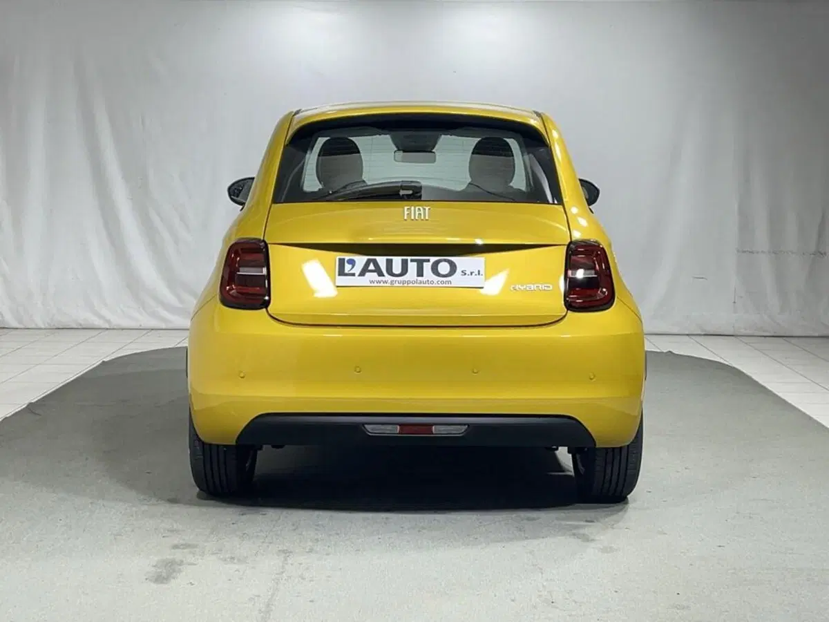 Fiat 500 nuova a Sondrio (4)
