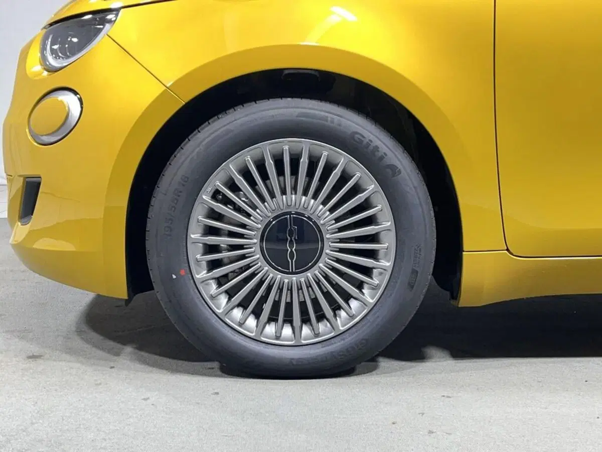 Fiat 500 nuova a Sondrio (9)