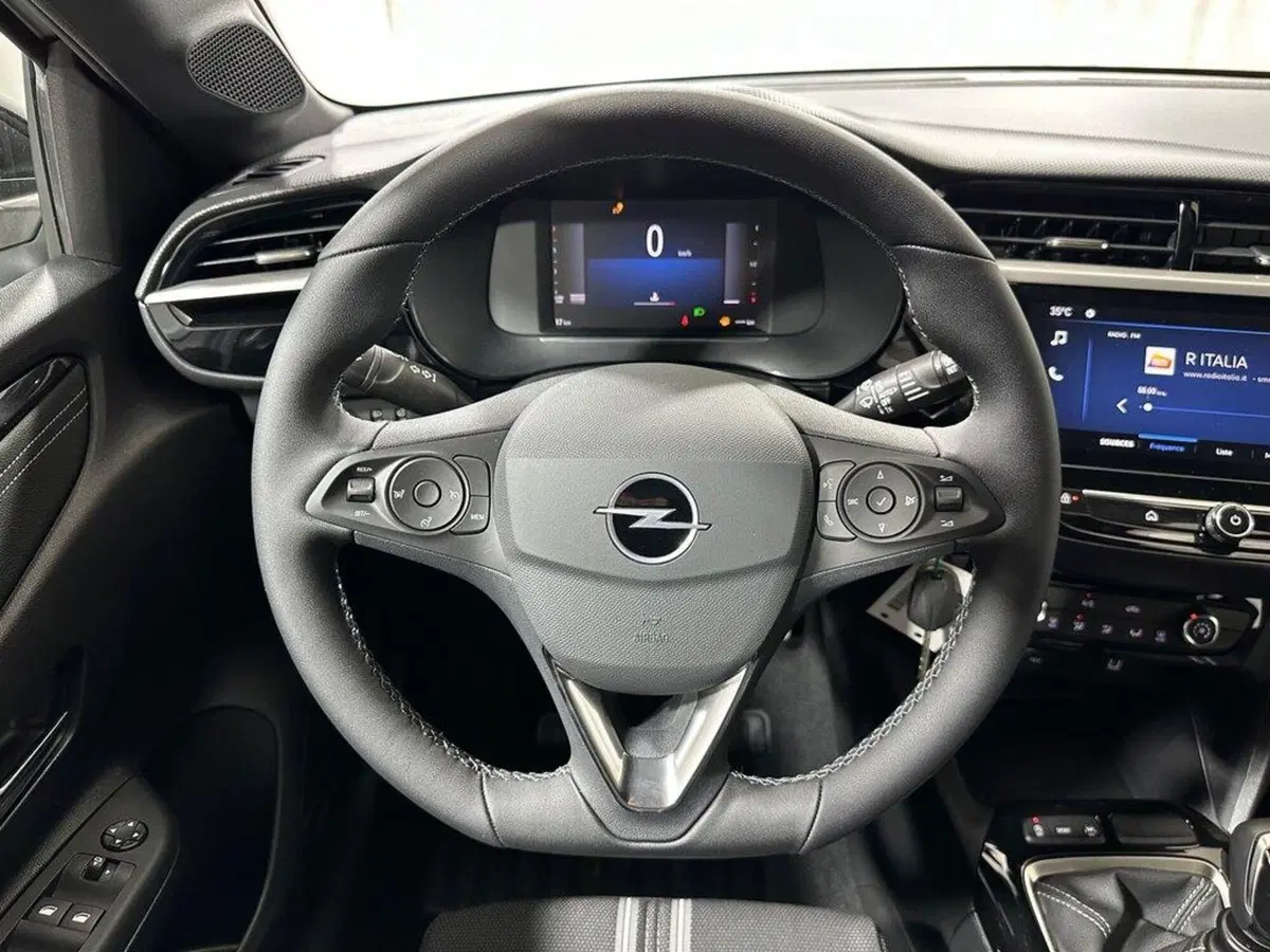 Opel Corsa nuova a Sondrio (14)